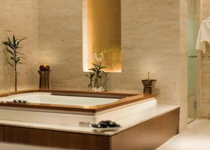 Pullman King Power Hotel 5*